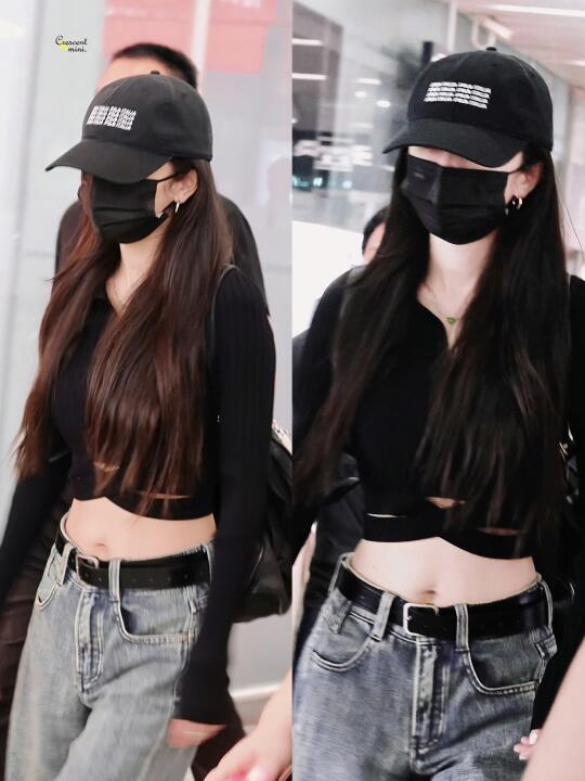 杨幂今日机场私服，好美的腰！