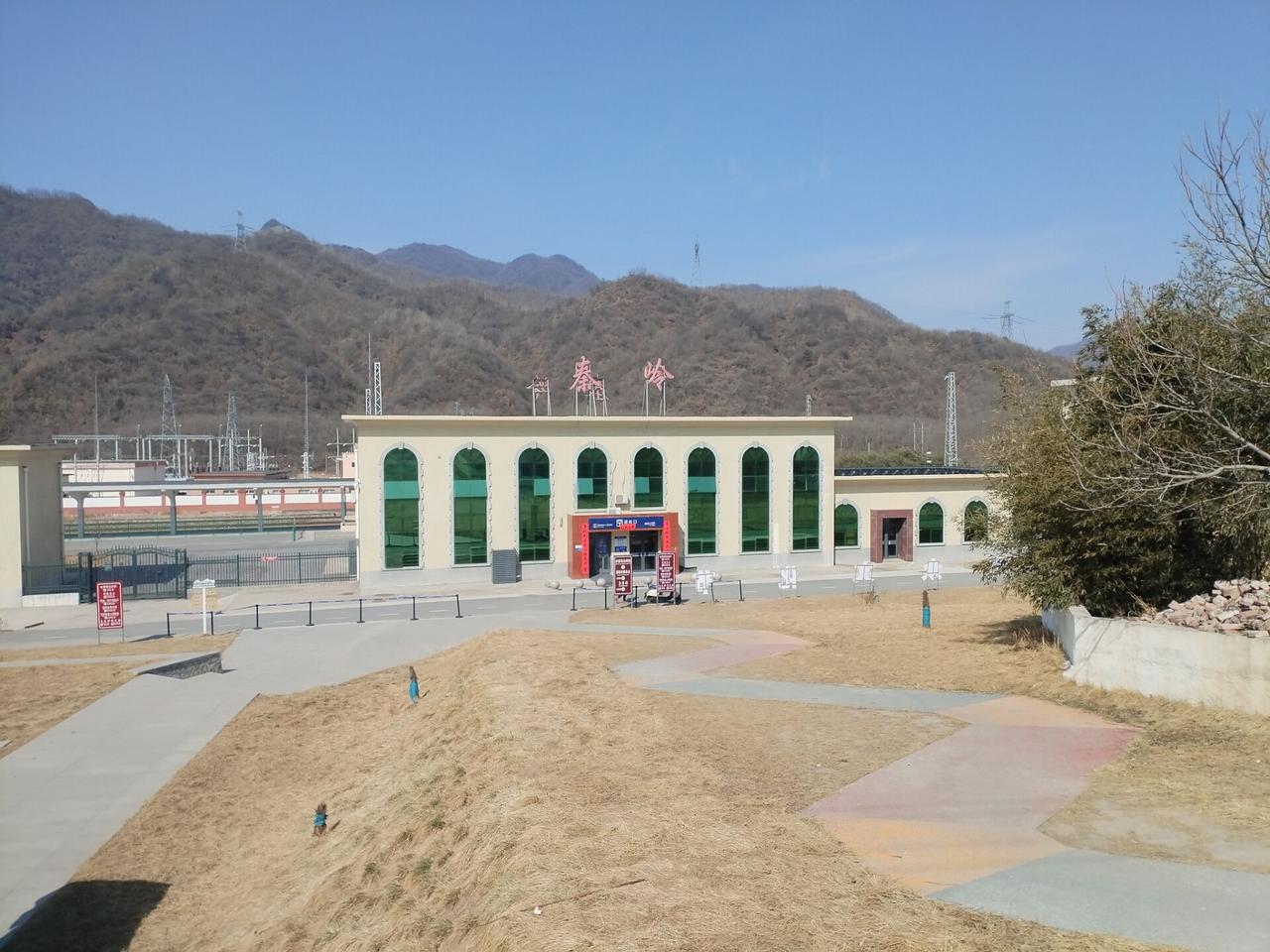 陕西交通寻览之“秦岭火车站”。宝（鸡）成（都）铁路作为中国第一条穿越秦岭山脉的干