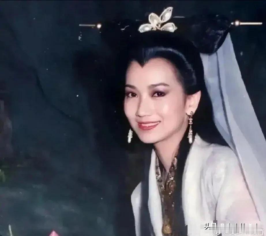 被吓了一跳，近日，网传扮演白娘子的赵雅芝去世了，此消息迅速被推上热搜，毕竟，喜欢