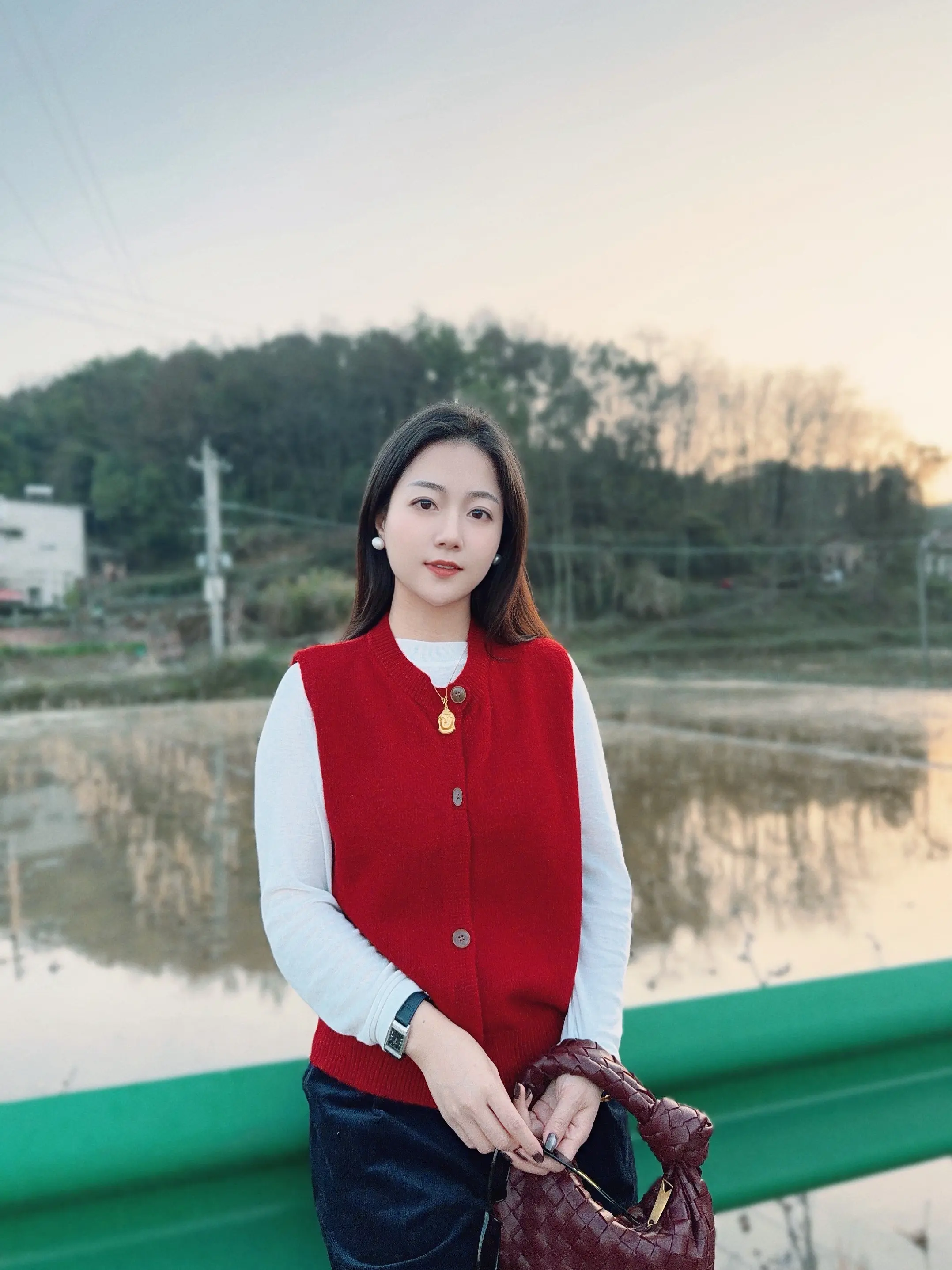 千万不要小看一个面相好的中年女人。有句话说，每个人的脸，都是自己人生里...