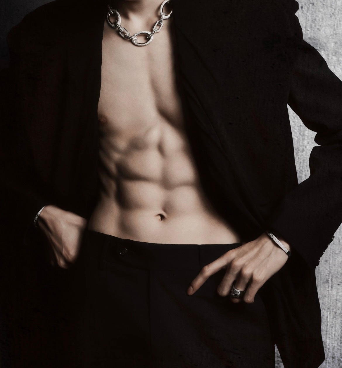 内娱特效不如非遗铸剑真实哥你不如叫几个有胸肌腹肌的188男大给你铸剑或者就站你旁