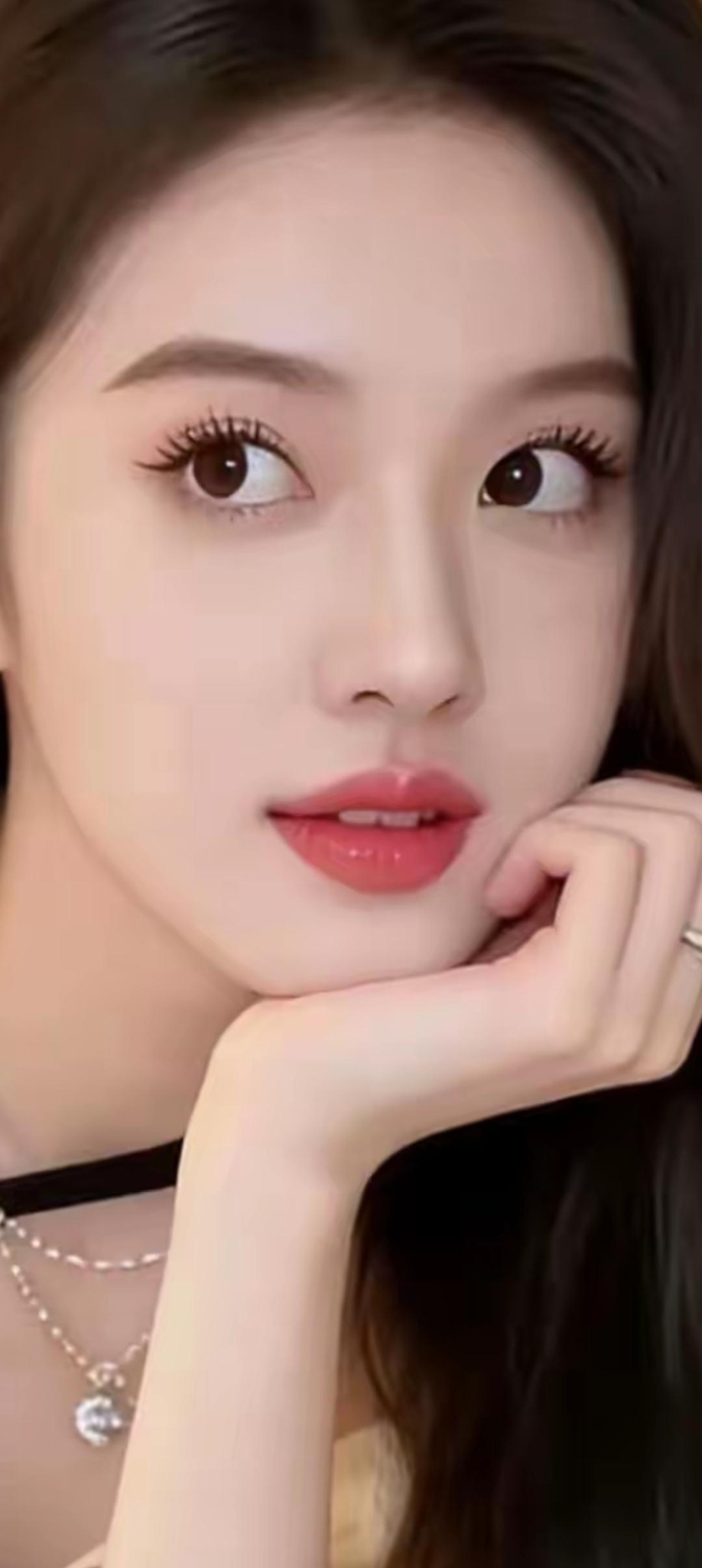 甜美少女心，温柔似水，粉嫩妆容，梦幻眼神