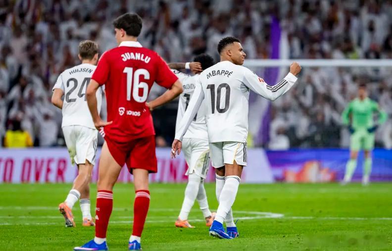 西甲-姆巴佩年度59球平C罗纪录 皇马2-0十人塞维利亚 12月21日凌晨4点，