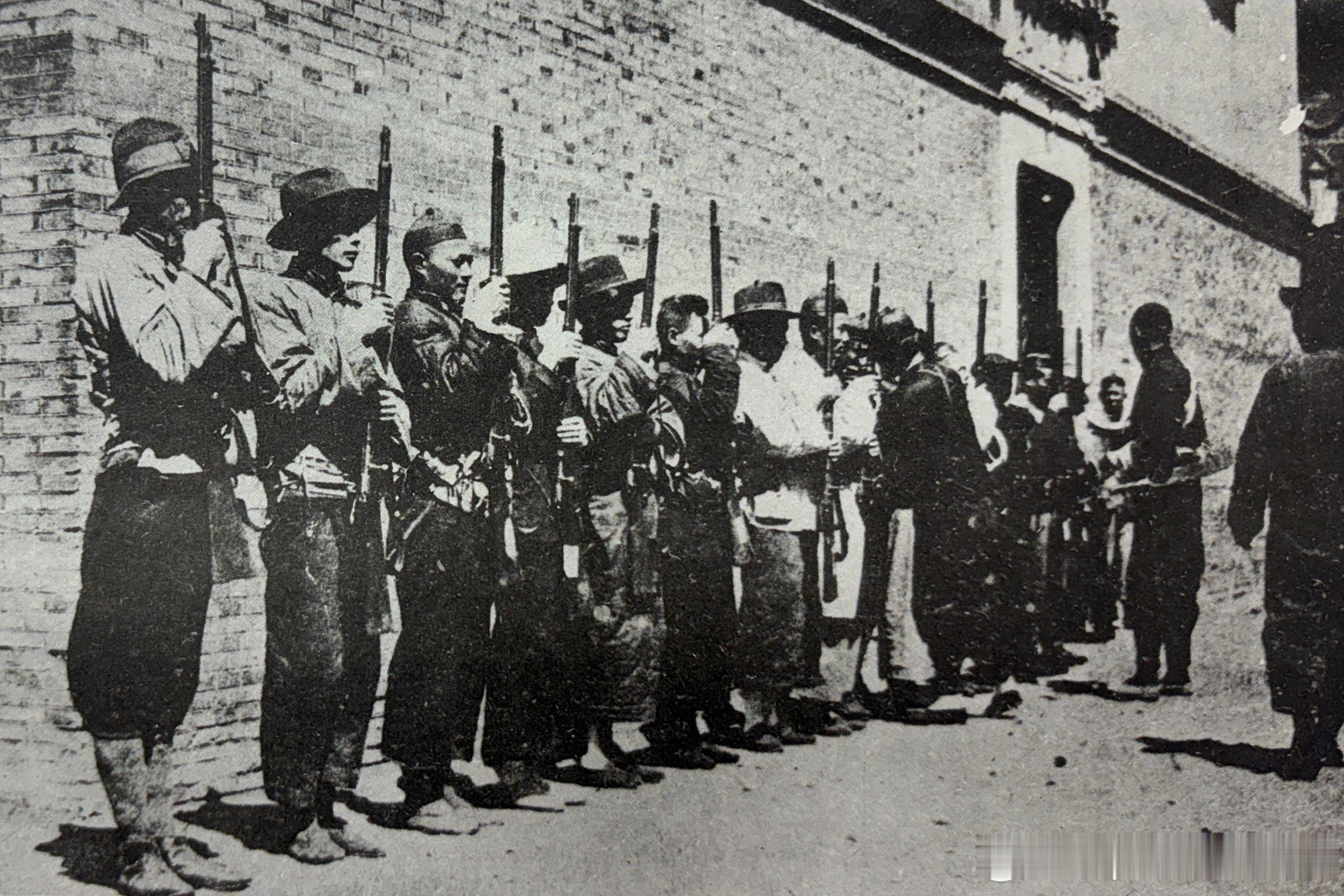 1927年3月上海工人纠察队在训练历史影像 ​​​
