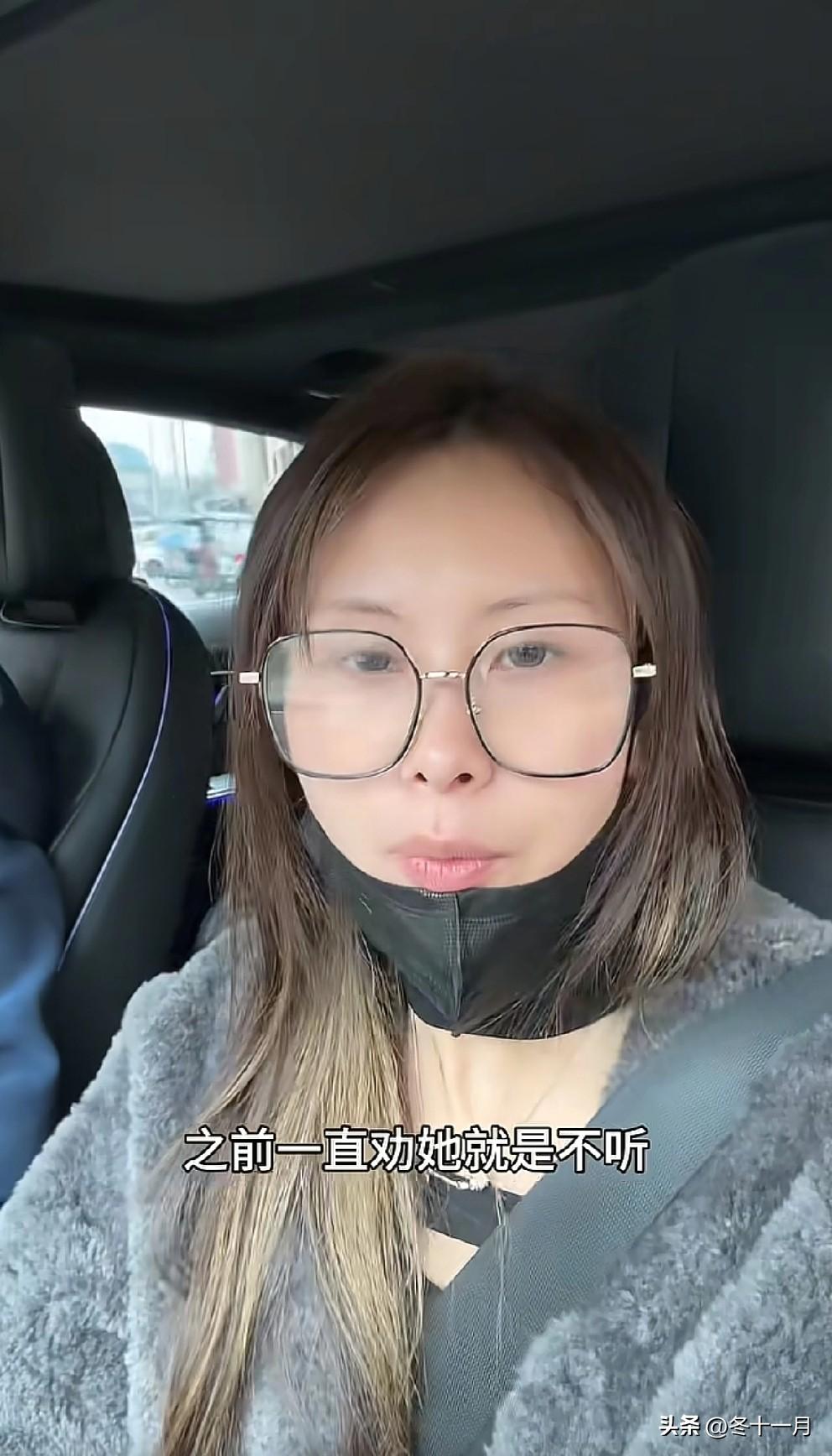 这一边，瑾汐在海边独自徜徉；那一边，两个姐姐大哈和二哈在去医院看望哈妈。

哈妈