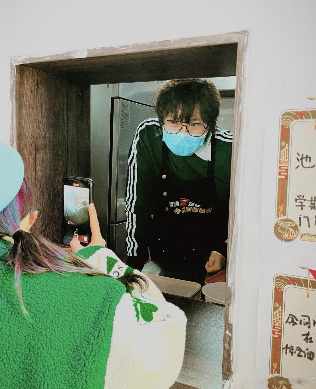 时代峰峻前老板这下惹到真饭圈了看到选手名单瞬间瞳孔地震，谁能料到当年打造养成系的