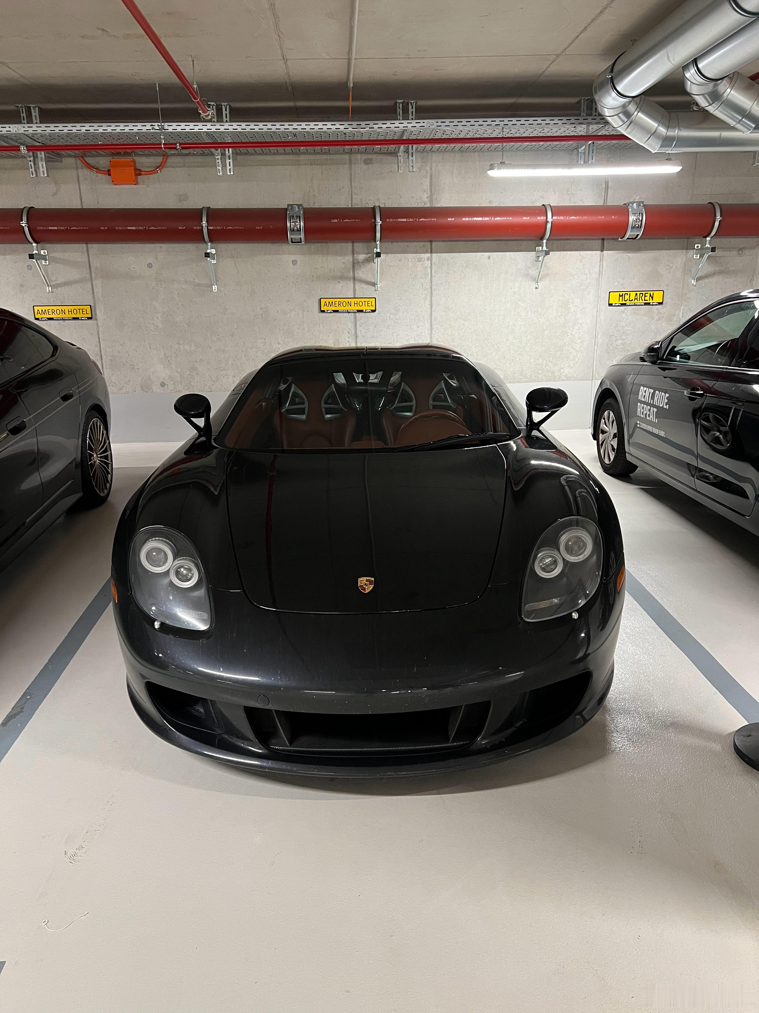 Motorworld地库偶遇美国来的Carrera GT[赞]汽场全开德国汽车见