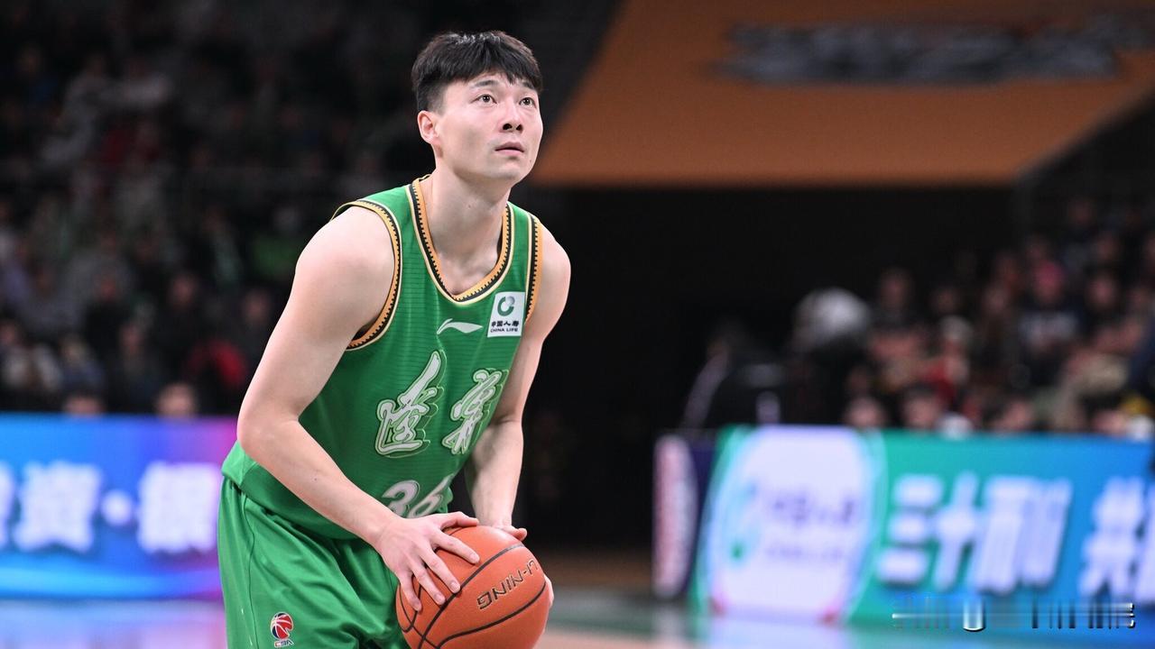 3年C类，辽宁男篮和鄢手琪完成续约！

让大家猜测依旧的手帝，终于和辽宁男篮达成