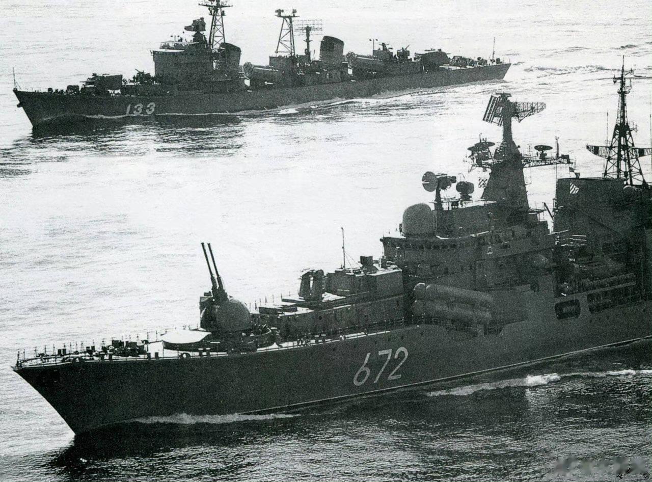 与重庆舰对峙的慎密号1985年11月中苏海上对峙中的苏联海军太平洋舰队慎密号，为