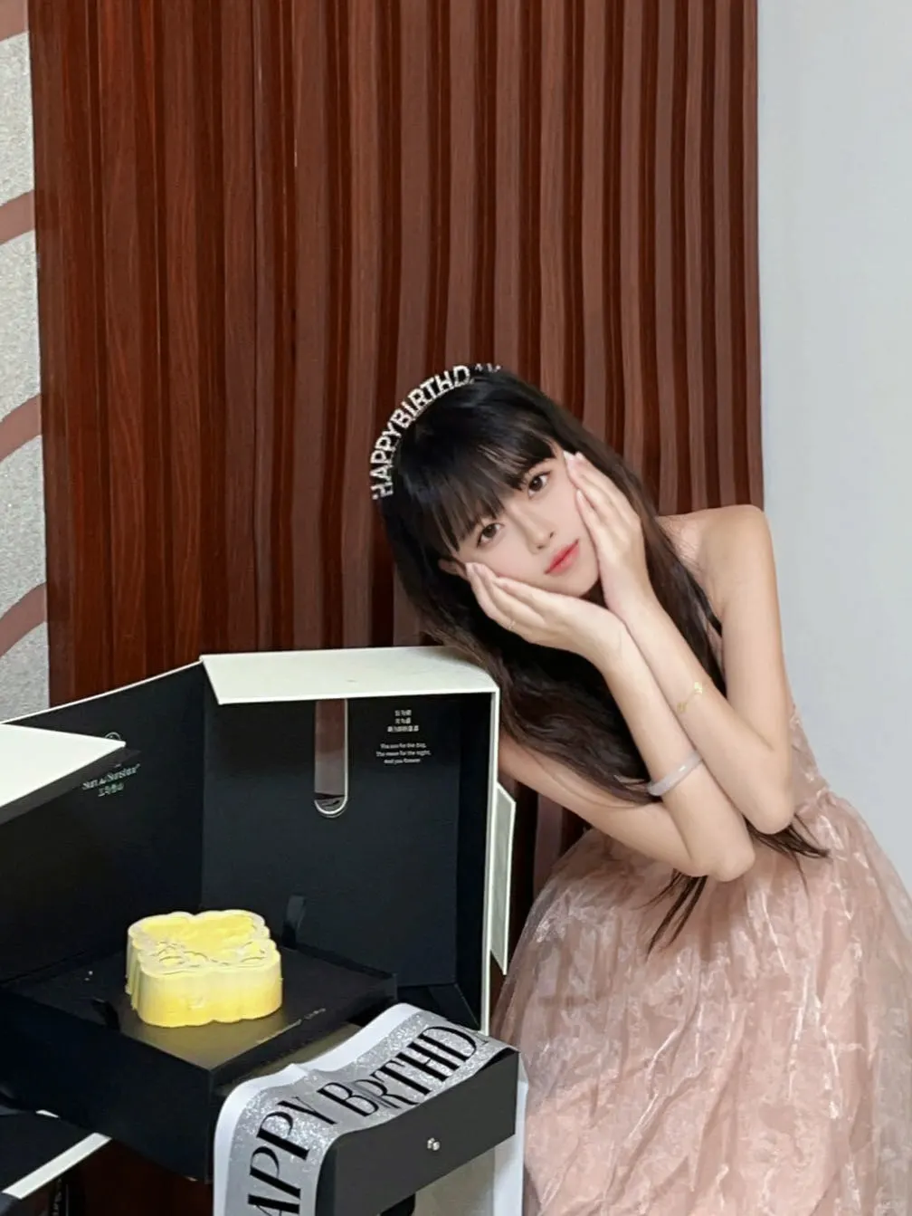 生日收到了闺蜜给我订的梦中情糕!