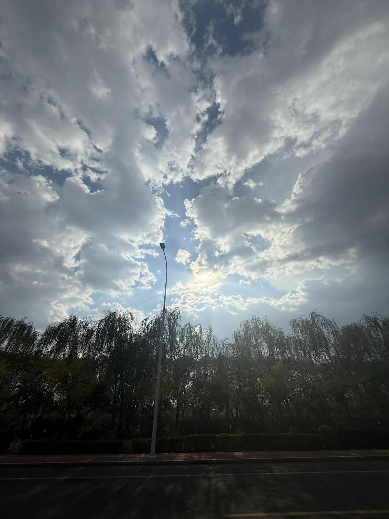 到底哪边赢了？4月28日下午的情景