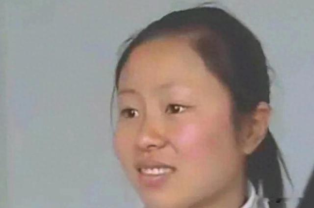 湖南一女子天生聋哑22年，嫁给一个疼她的丈夫，一日丈夫说：“我出去打会儿牌。”妻