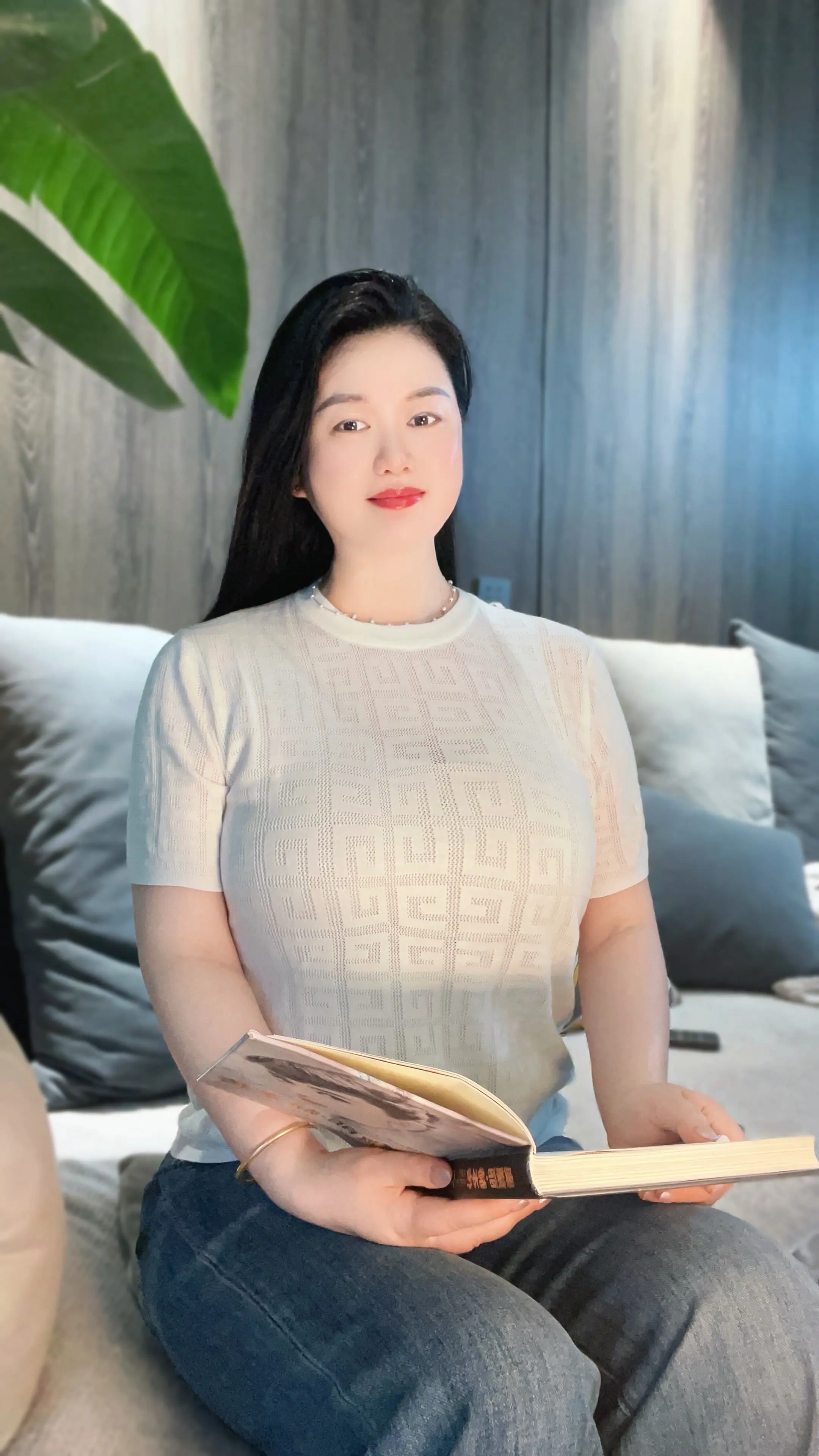 当你的认知越来越高时，你开始理解身边的每一个，没有好坏，没有对错，只是...