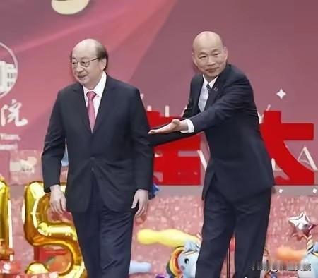 刚刚，​韩国瑜表示，30多年前他跟柯同一天进立法院，而今柯建民要离开立法院，他衷