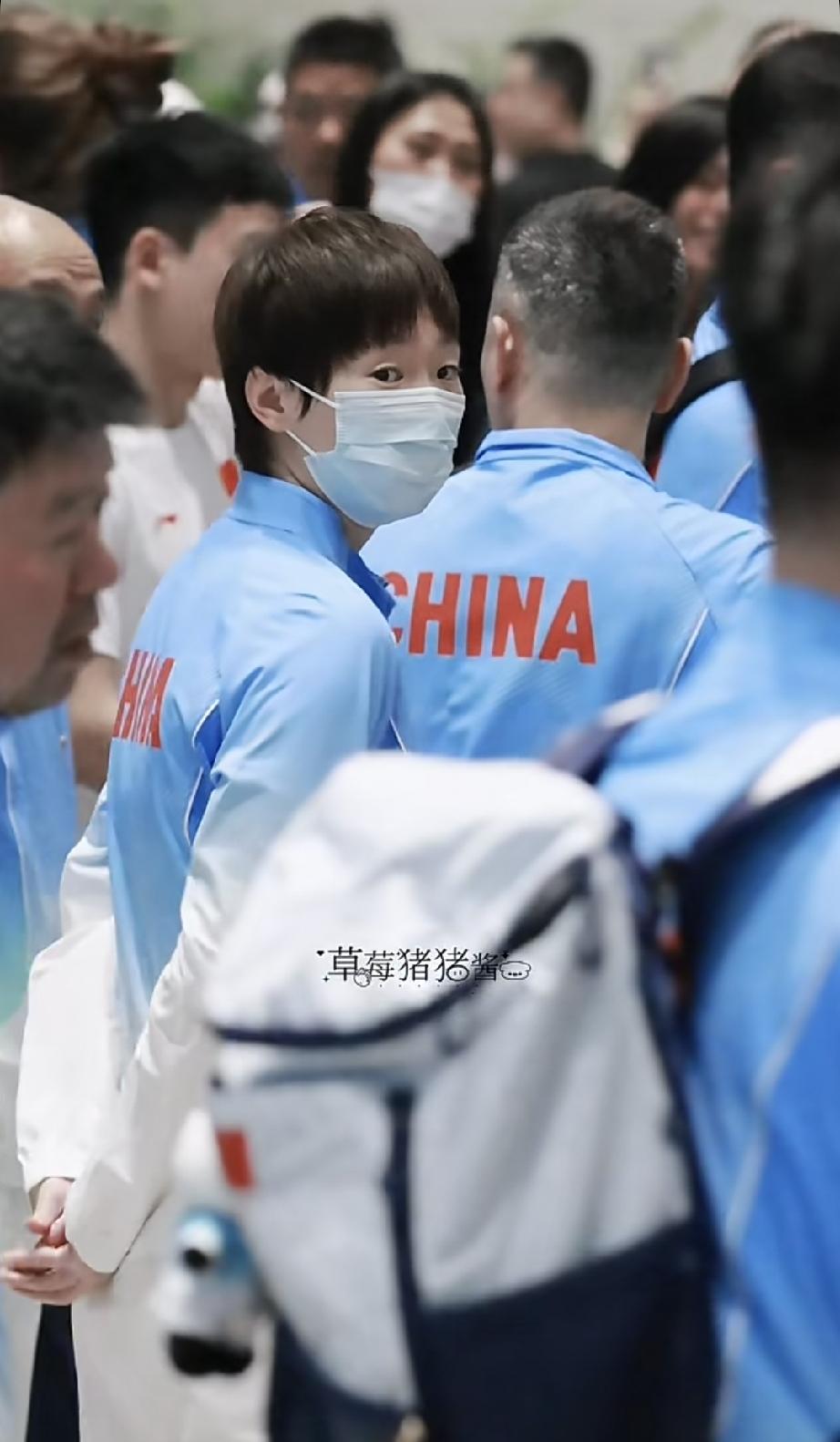 王曼昱今日出发日本名古屋开启自己职业生涯第三次亚运之旅。
与国乒团队一起到达首都