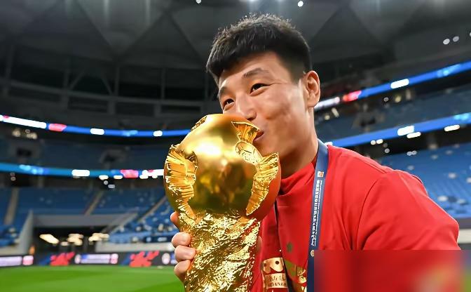 302天没进球，一上就是俩。武磊这“20分钟杀手”，专治各种不服。
第70分钟