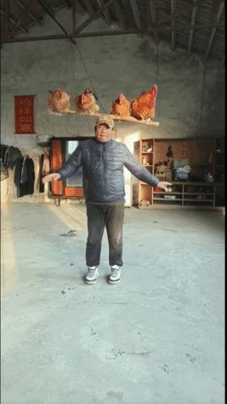 真想叨你一口，
没事拿我们鸡开涮！