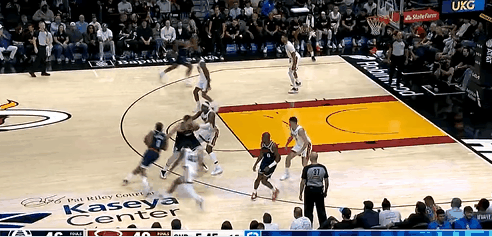 迷失自我，哈登正负值-39，创生涯新低，快船123-140热火五连败。

哈登全