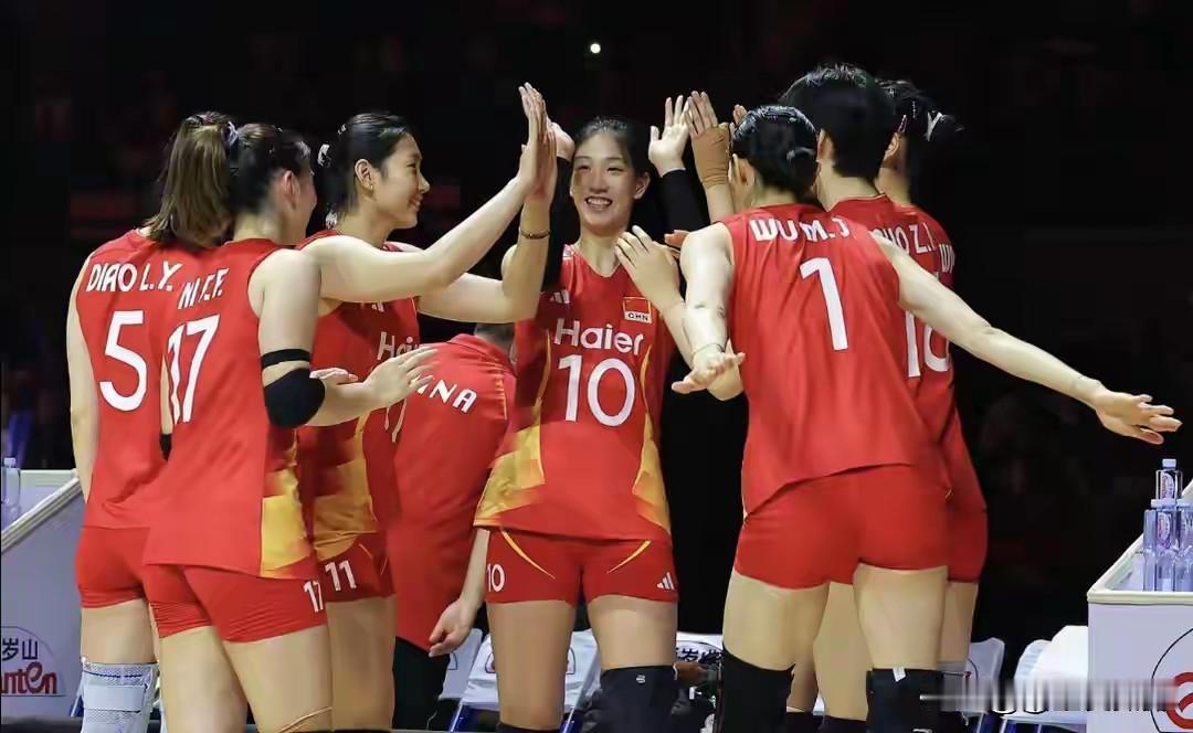 亚运会四分之一决赛明天开赛：
亚运会中国女排两场三比零晋级四分之一决赛
明天中午