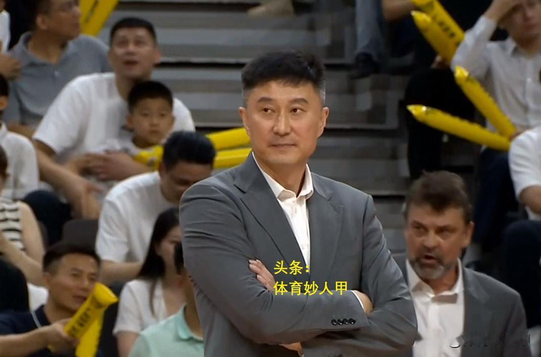 CBA最不务正业的主教练，广东队主教练杜锋应该上榜！球迷：广东队四年无冠，事出有