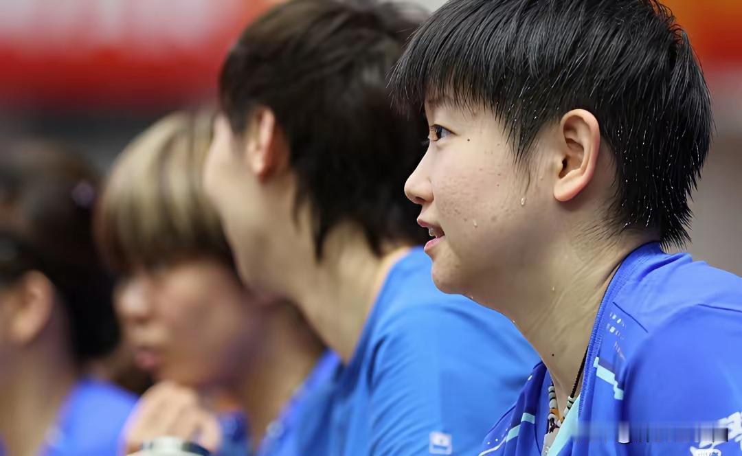 一树梨花春带雨
爱莎爱到心坎里----
印度的天气够热度
看球的莎莎脸颊发梢都是