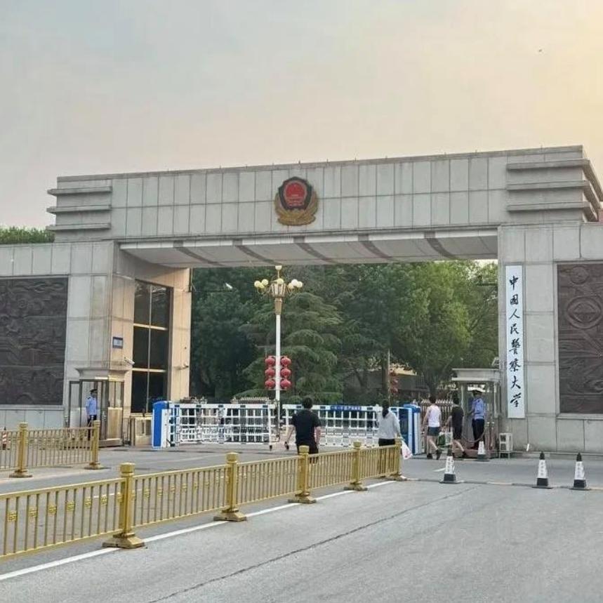 621分放弃985/211！侄子选警校，全家看法吵翻了
 
侄子高考621分，2