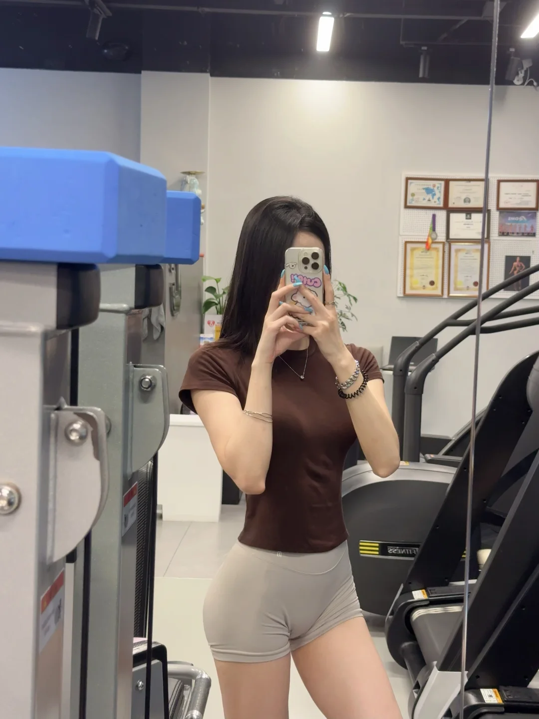 宽肩窄腰，是女人最好的医美