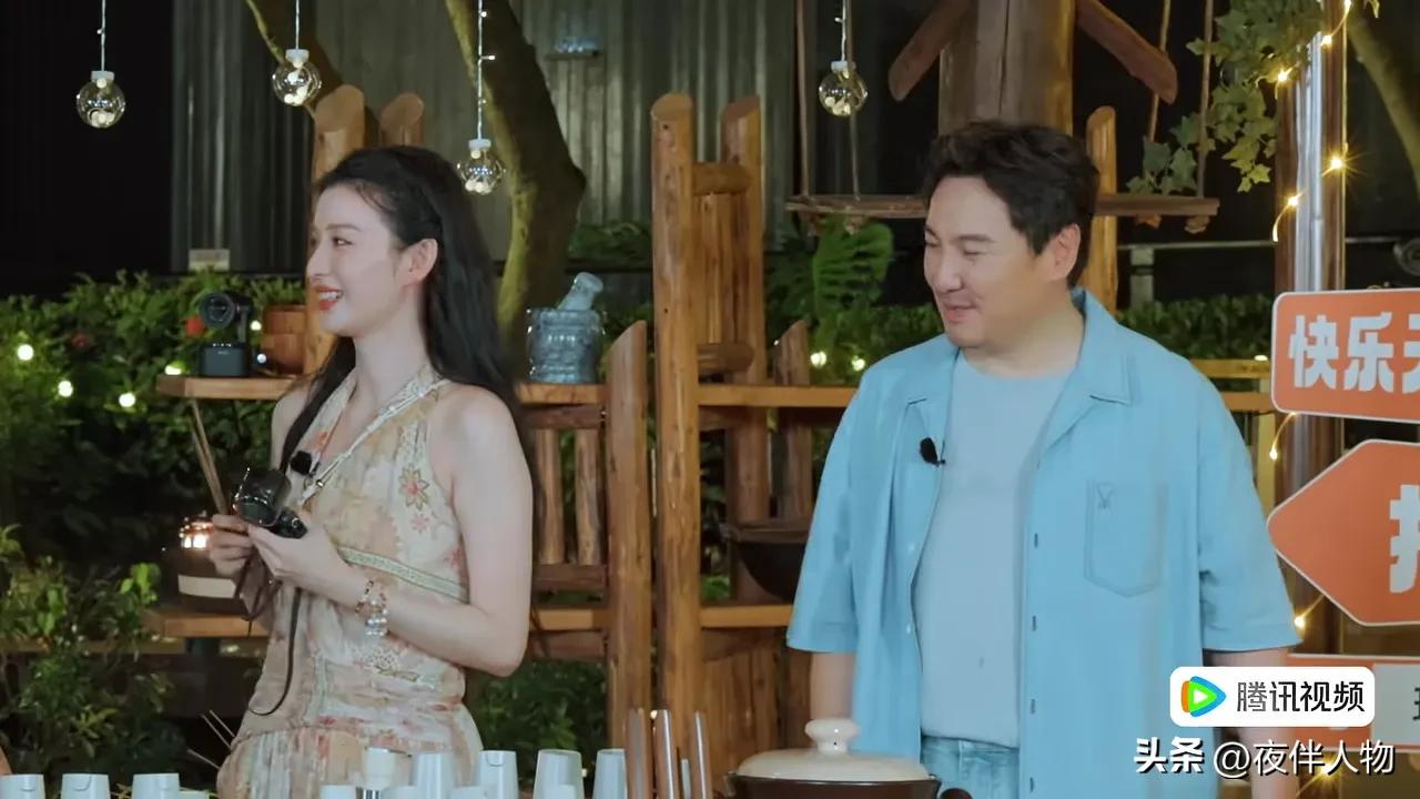 看懂沈腾对王楚然的“偏爱”才明白，她这在《现在就出发4》根本不用撕标签，也不是什