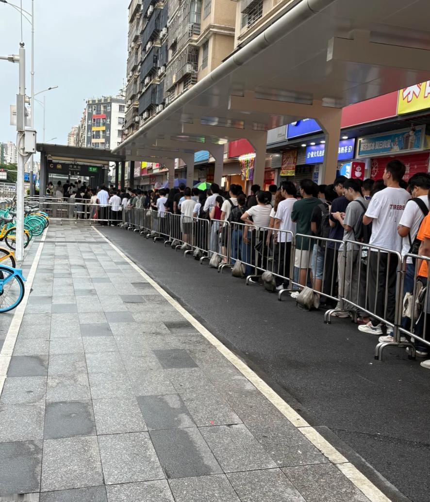 很多其他城市的地铁也是不同程度的“人包同检”，也不是深圳地铁自己要搞的，不知道具