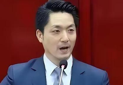 台北市长蒋万安曾宣称，如果大陆继续在台海进行军机绕台和军演的话，我就要停掉双城论