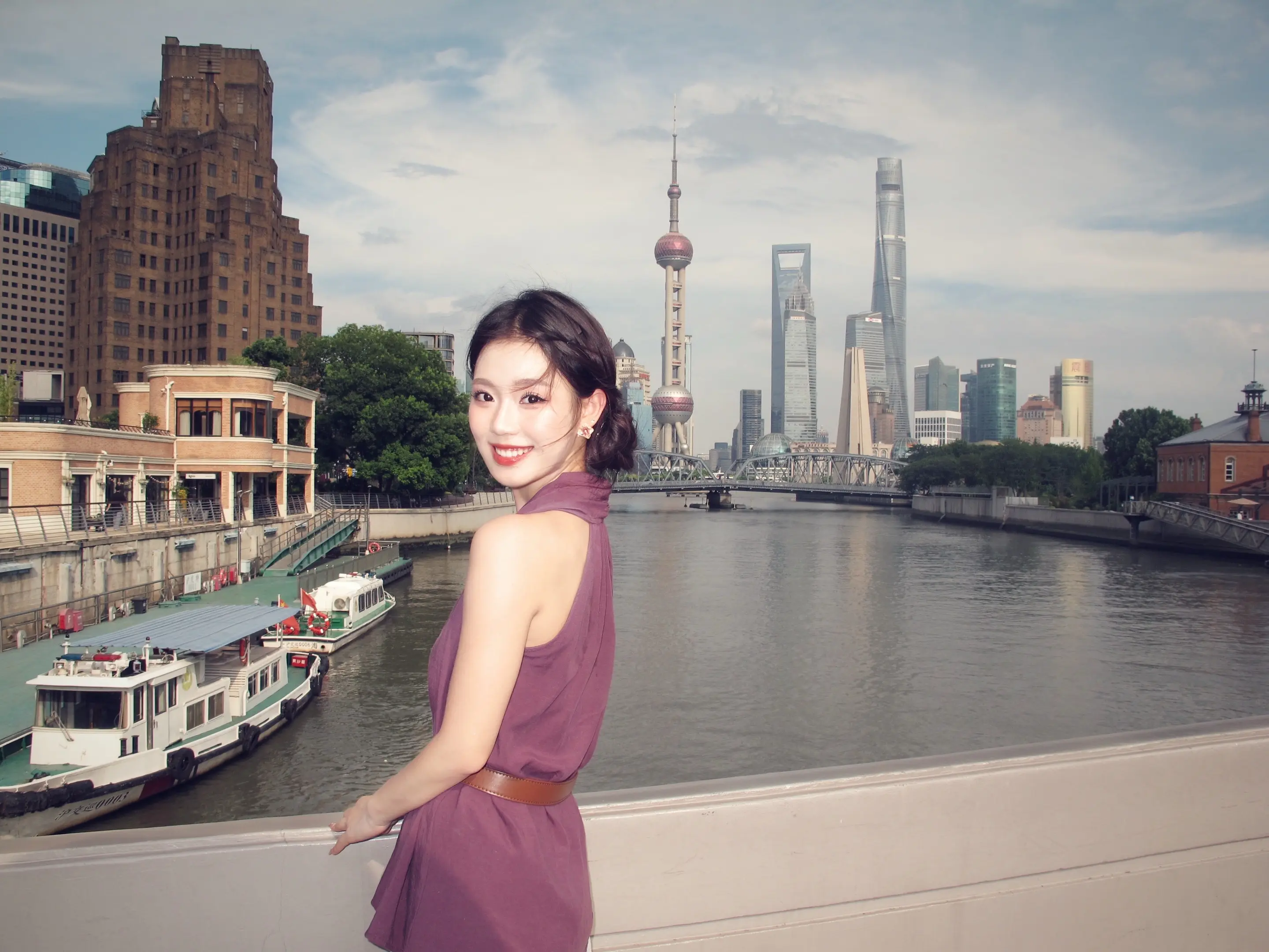 在你记忆里的我是否也渐渐模糊。
