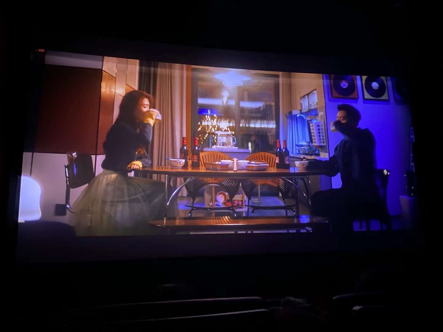 《前任 4》里余飞说两个人的感情已经不是爱情能够诠释的，两个人还是兄弟，重情重义