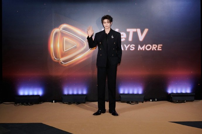 丁禹兮真扛剧 丁禹兮扛剧实力丁禹兮真扛剧，枕首播收视率0.346，暂列年冠，丁禹