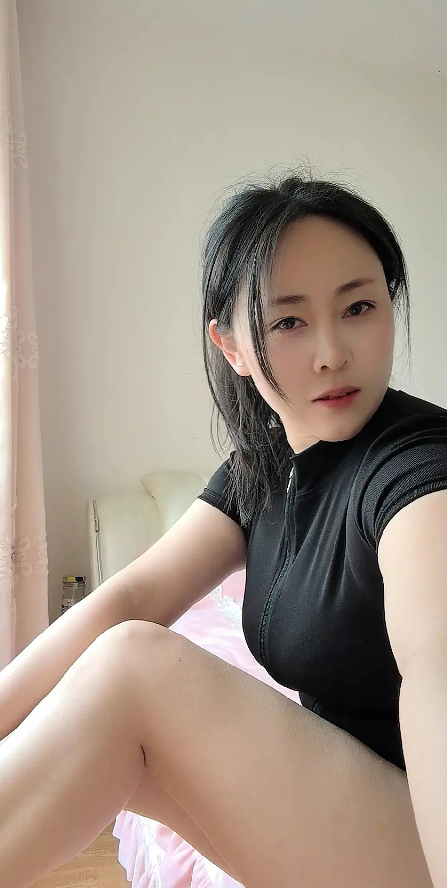 不删不聊不打扰， 不删还是因为舍不得，怕删了就再也找不回了，一辈子只能...