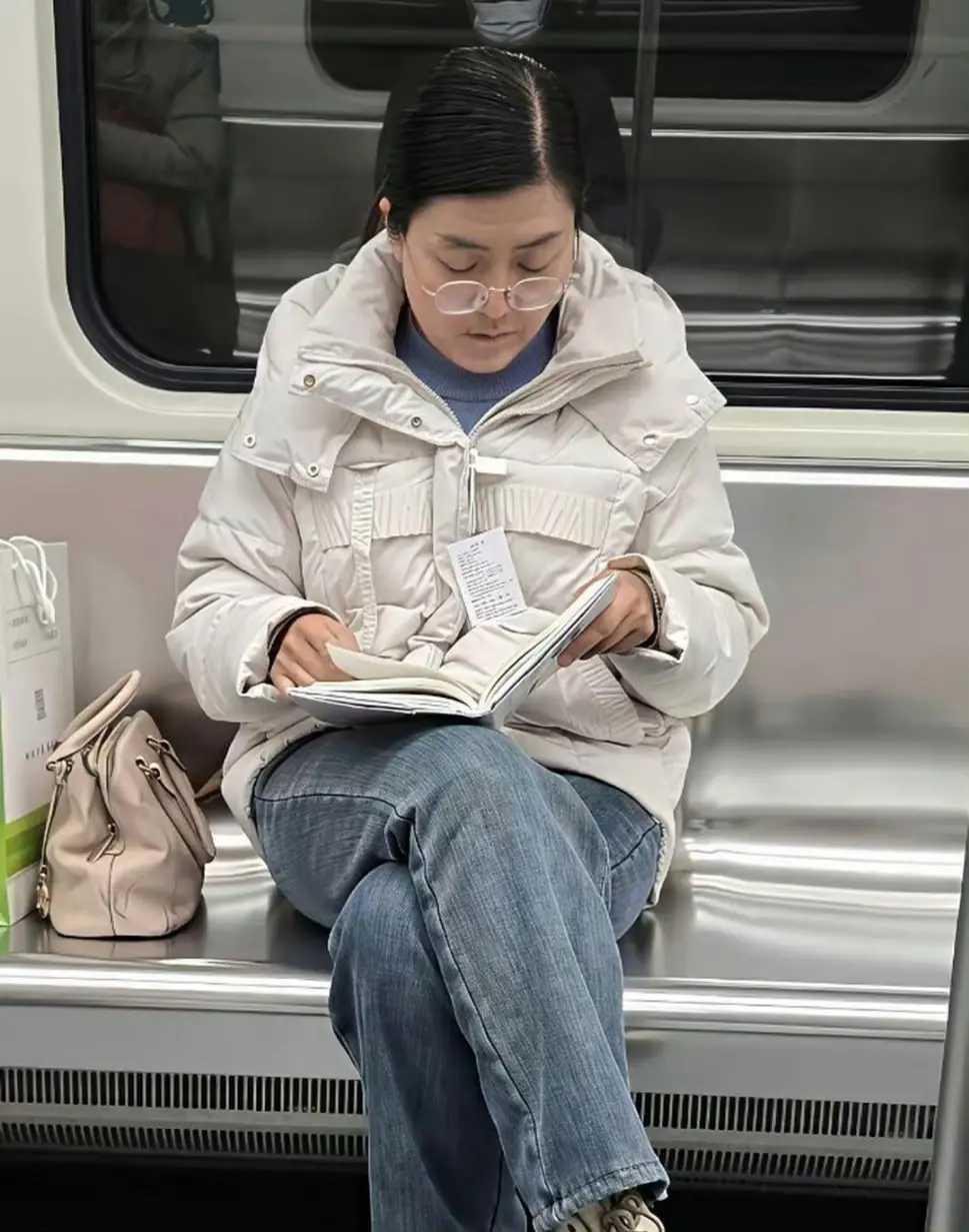 她是怎么做到不脸红心不跳的