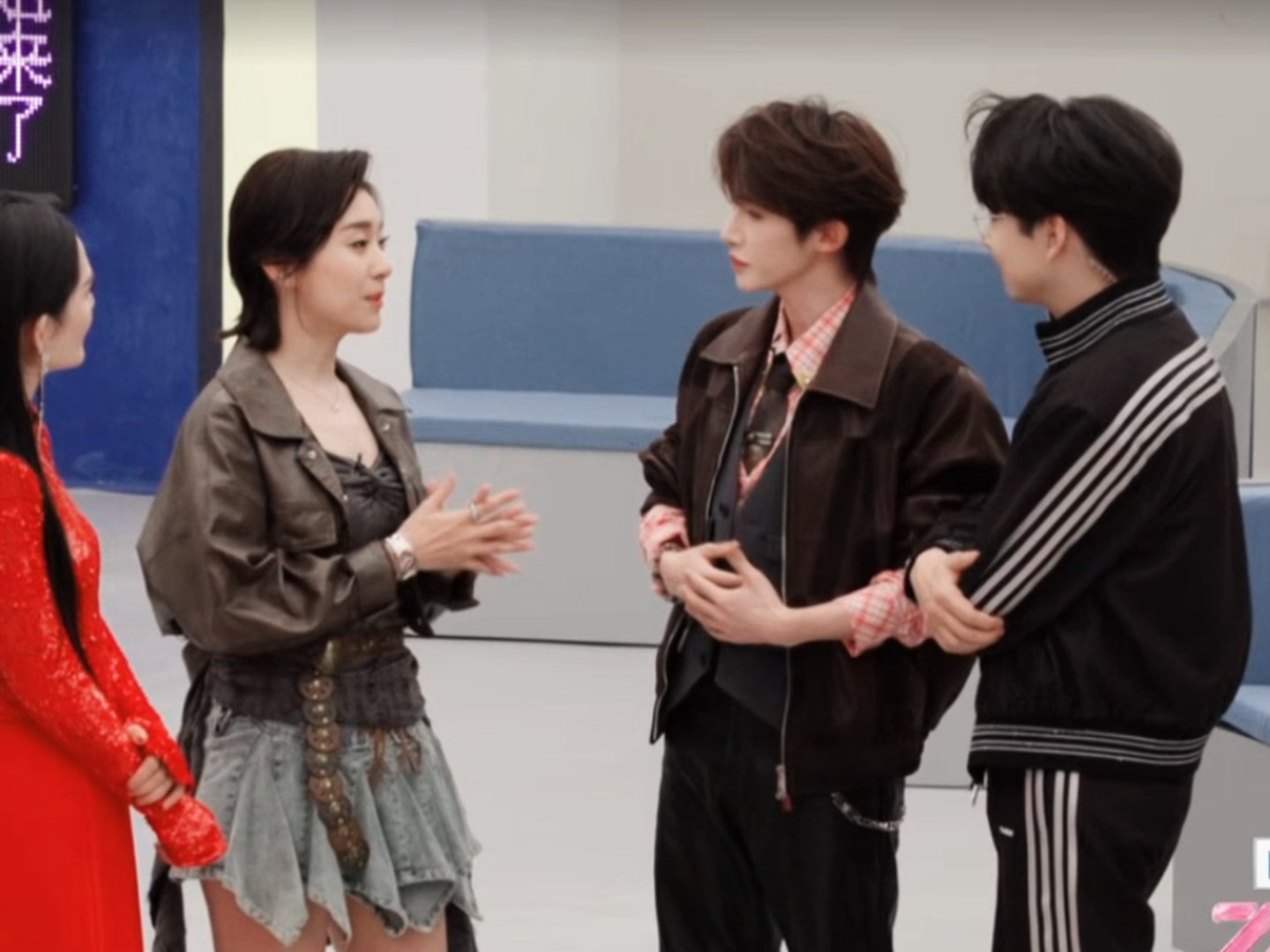 刘宇：你别老夸我！这个节目是！夸你自己！哎哟这个刘宇。。乘风初见面直播