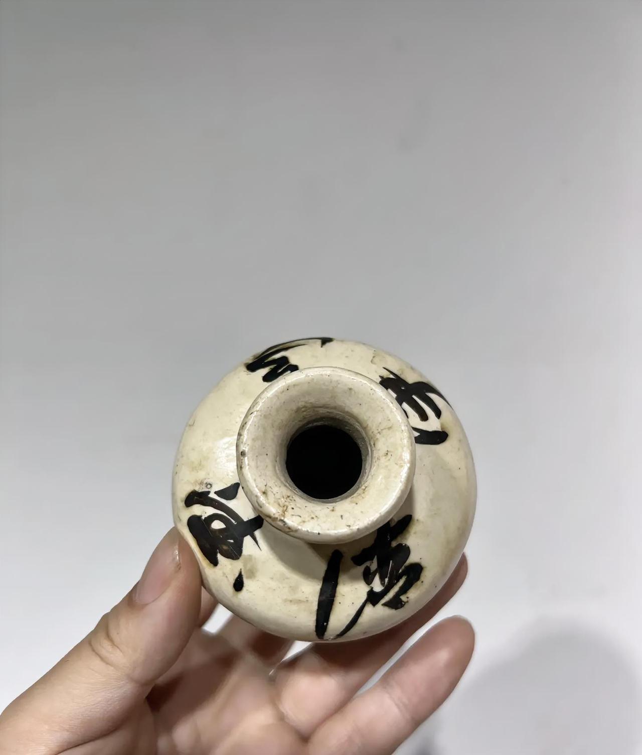 谁懂啊！翻出个看不懂的老物件！
 
家人们谁懂啊！我翻东西翻出个老物件，长得怪兮