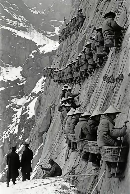 偶然看到这张照片，让我心里一惊，原来，美国的发展，也有华人的巨大贡献。
照片是华