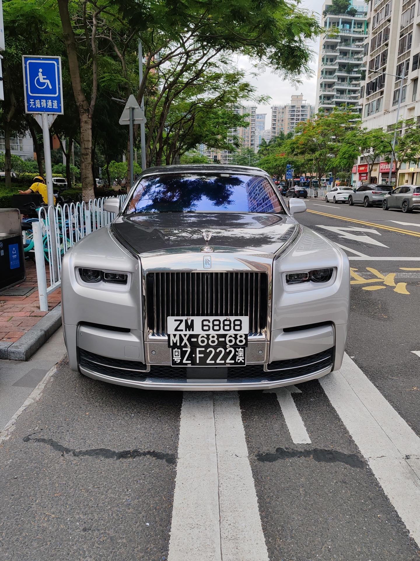 街头大佬三地牌八代劳斯莱斯幻影，驰骋粤港澳真的是霸气十足
