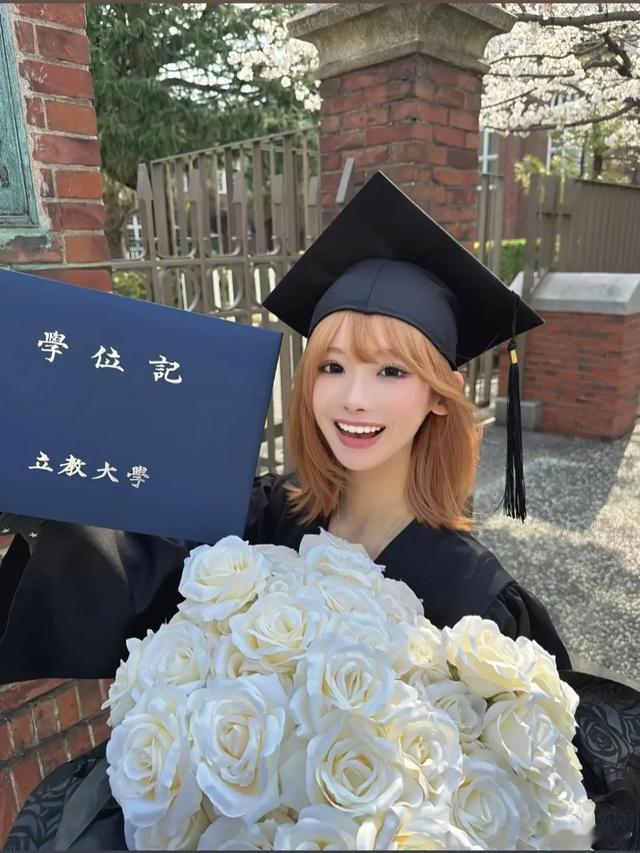 26岁，她死在首尔出租屋：哭着求饶半小时，弹幕却在倒计时 