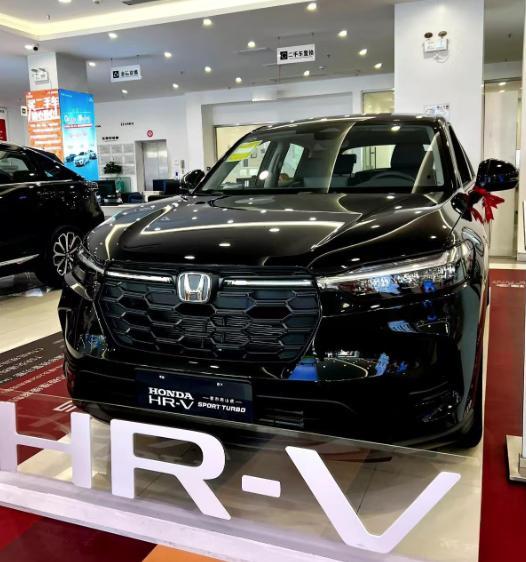 就颜值方面，我个人觉得这款本田HR-V比较一般，也特别传统。作为年轻人，还是喜欢