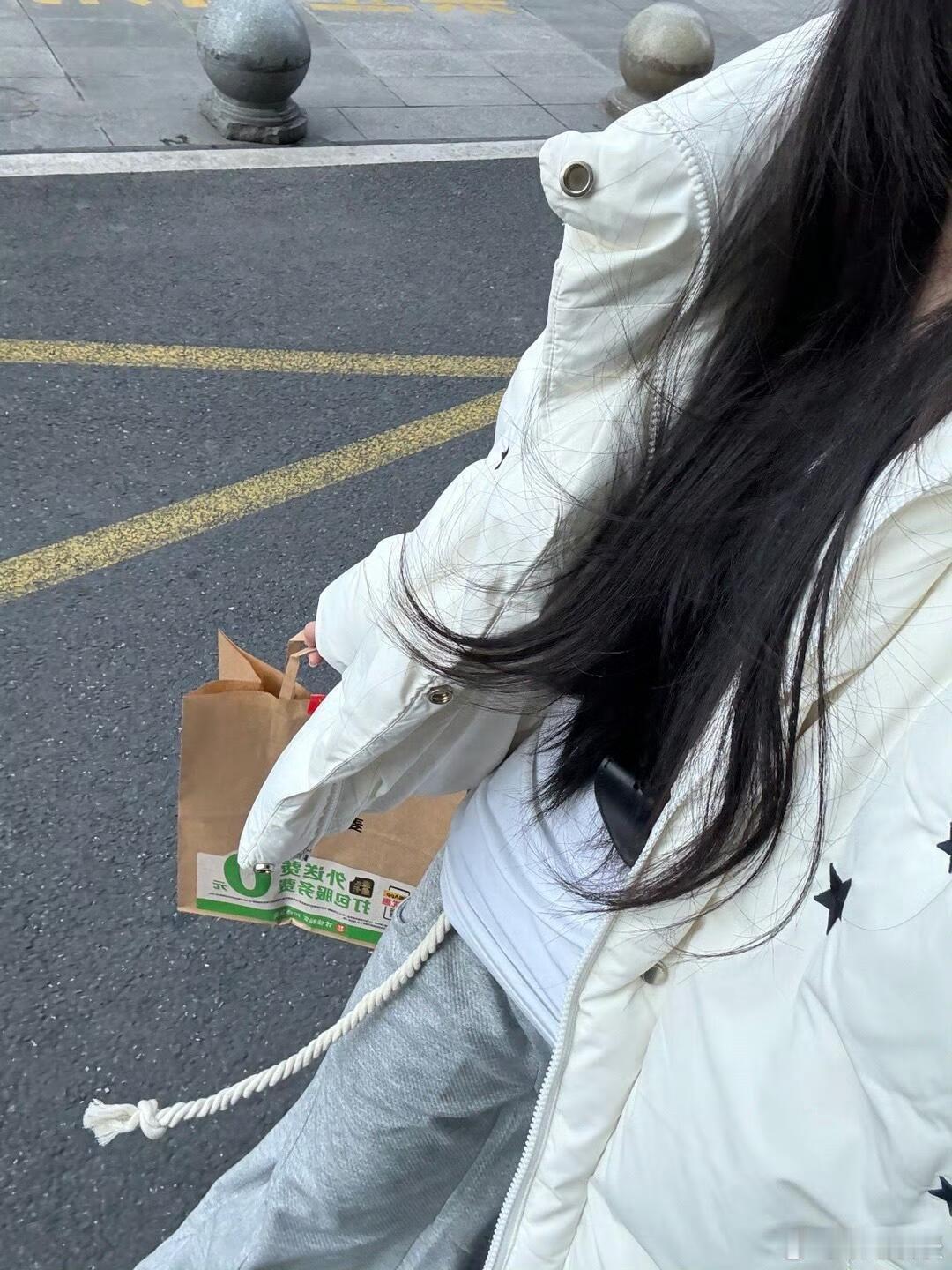 周一上班的心情从啊啊啊啊要迟到了变成事已至此买个早餐吧 