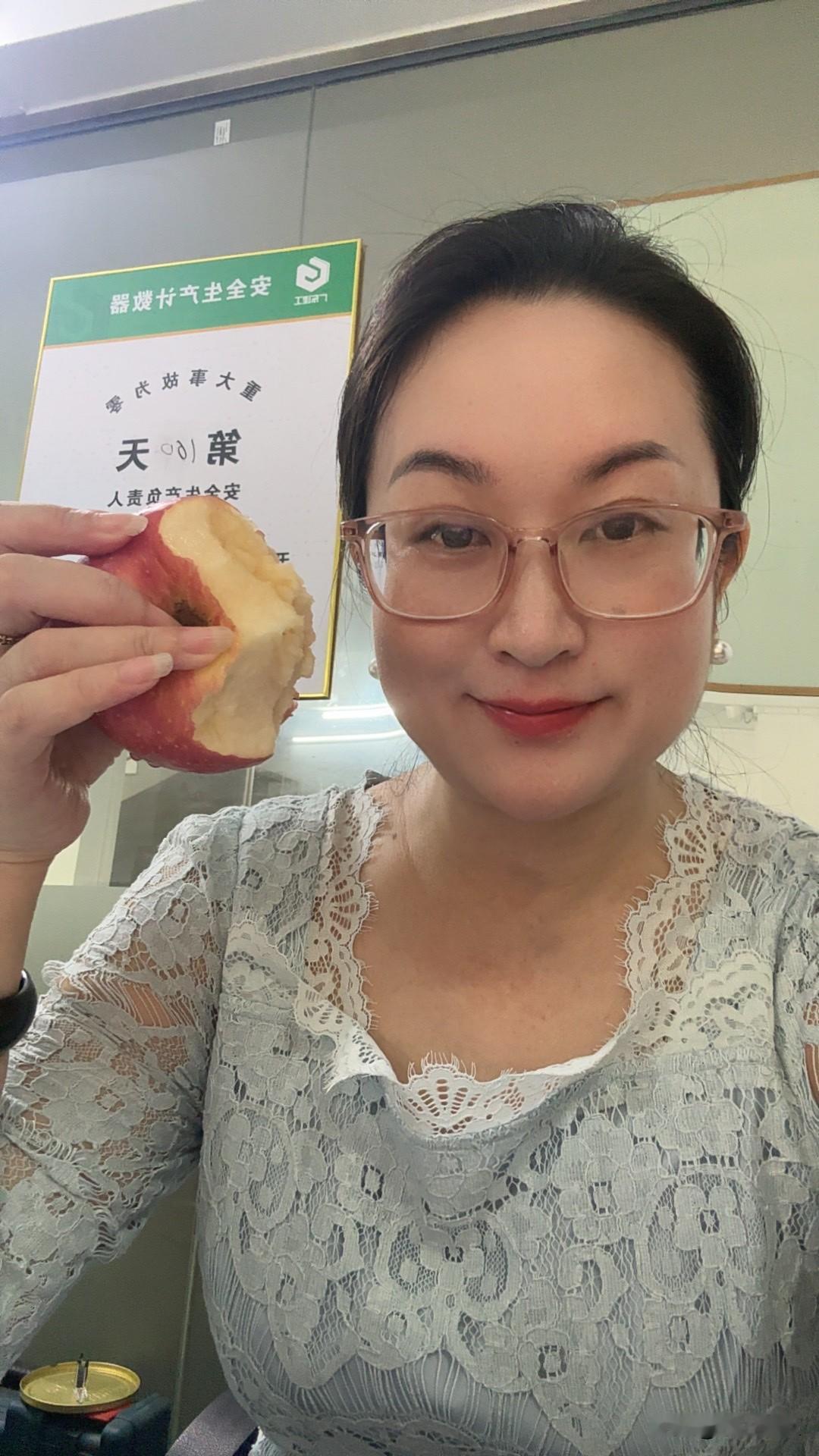 为什么现在的苹果那么贵？

记得以前3.5元都有苹果吃了，又脆又甜，很好吃的，现