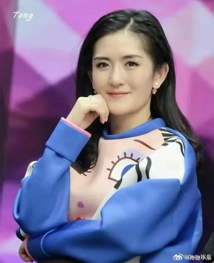 谢娜乘风2026乘风见证人 娜姐当乘风见证人太绝了！控场接梗样样行，站台上全场被