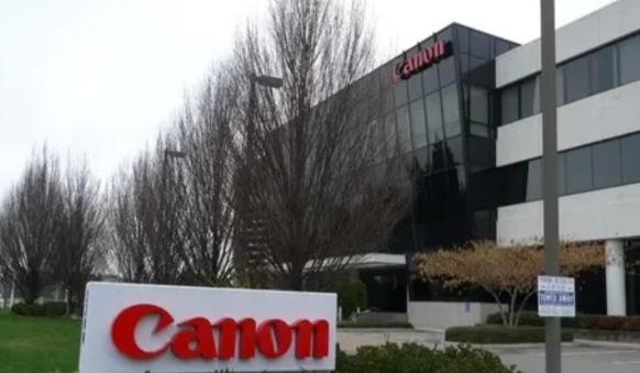 三星、东芝走了，把生产线搬去了越南。阿迪耐克也走了，将工厂搬到了越南，现在就连佳