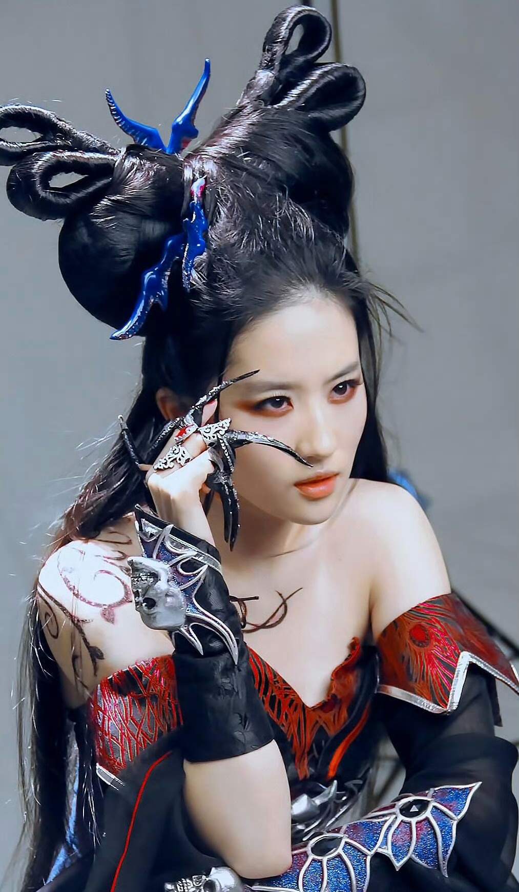 #刘亦菲小魔女妆造#刘亦菲的黑化纹身小魔女妆造给人眼前一亮的感觉👀 果然人长得