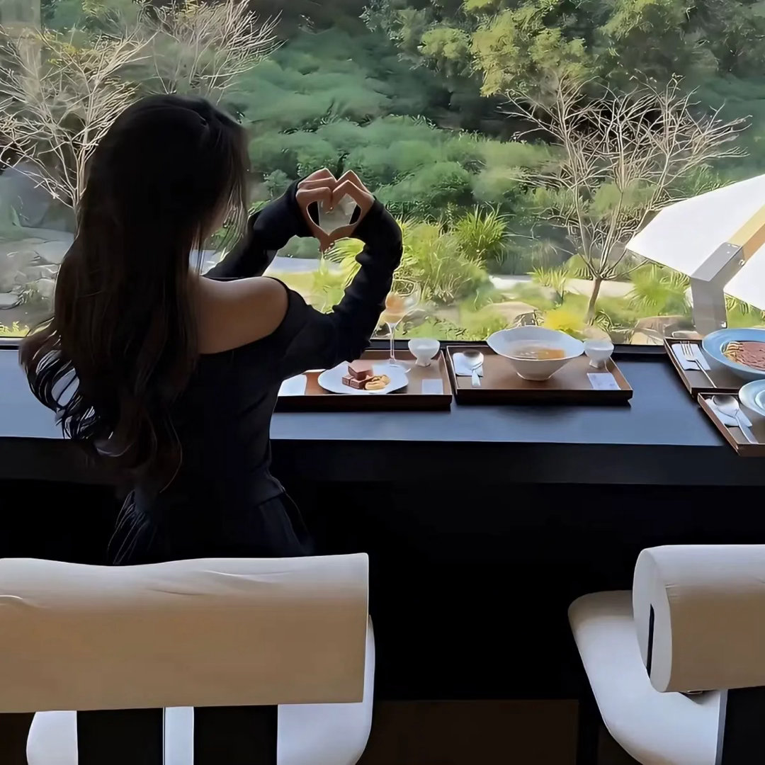 “命不好 做不了幸福的夫人 那就做自由的女人” 