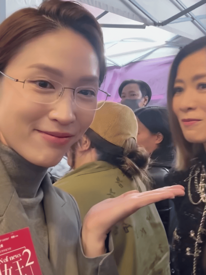 什么意思你们这个互亲的活动还没轮到我吗？？我也要亲。。 