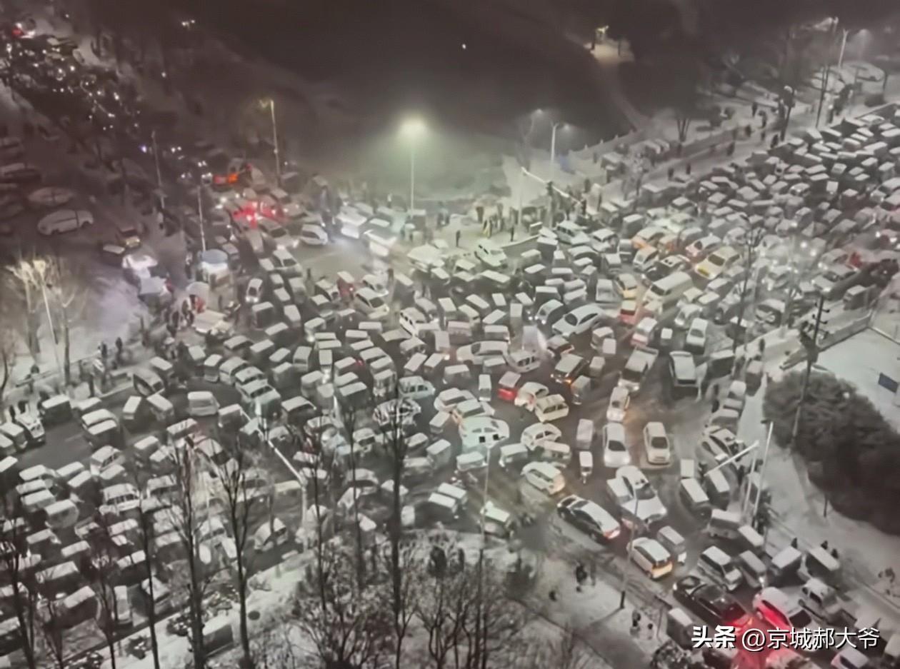 一场中雪不仅炸出来多少新司机，捎带着还让后驱车面对冰雪路面的操控原形毕露，这还不