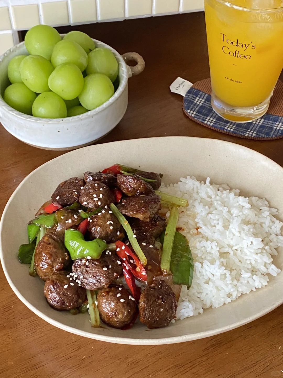 一人食｜吃过就被惊艳的爆炒牛肉丸盖饭🥣